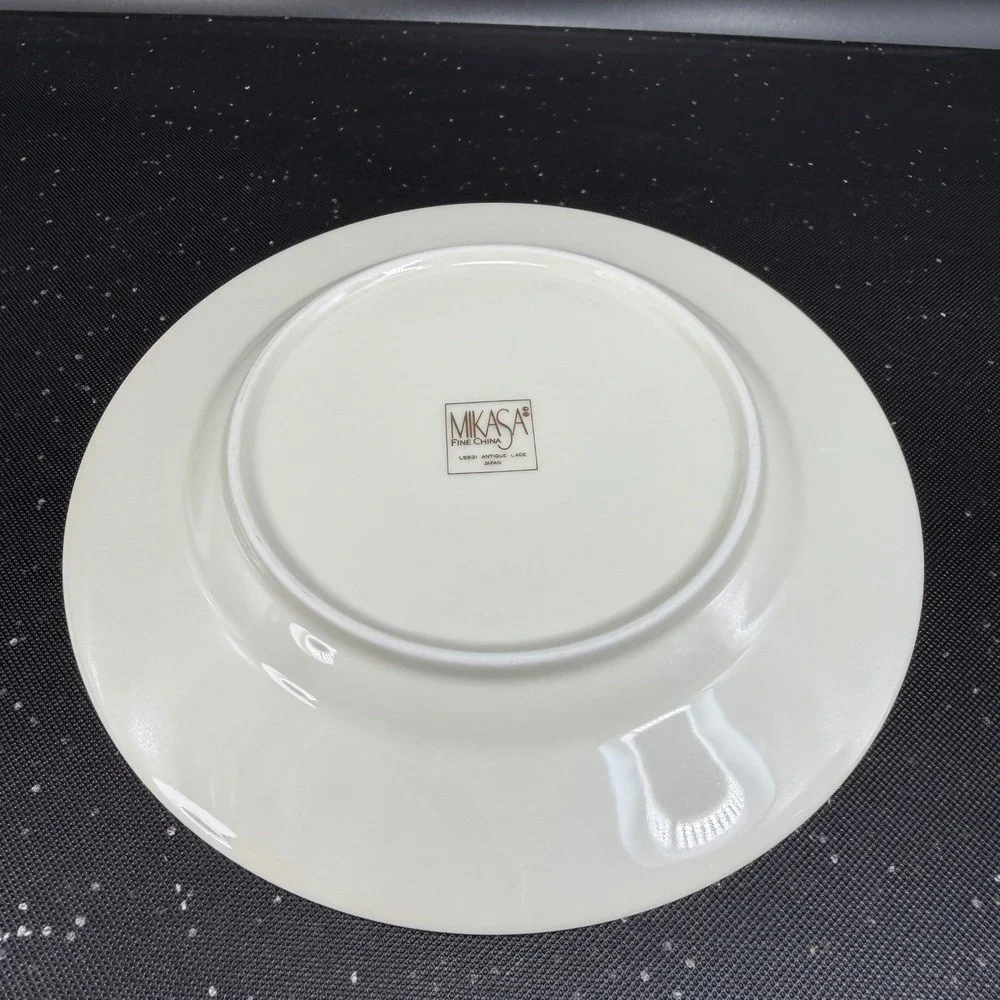 Mikasa Antique Lace Dishes Plates Gold Trim‎ Fine China Japan Set of 2 VTG 7.5